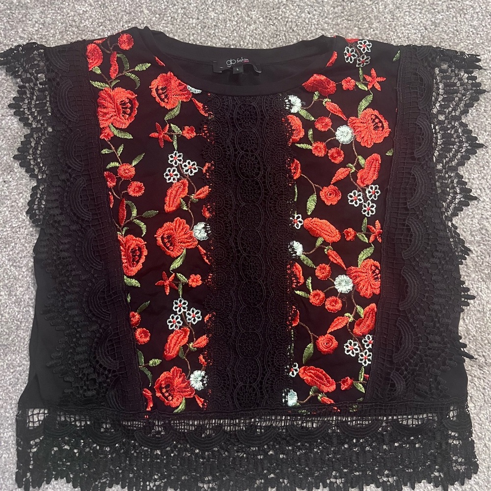 Chic Black Floral Lace Top by Shein